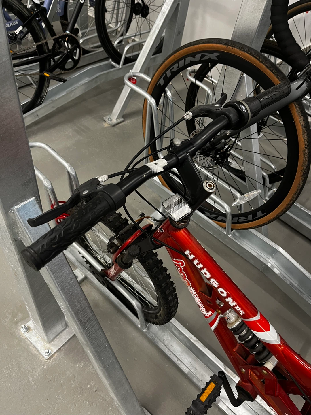 Free Spirit Hudson Mountain Bike - photo 3