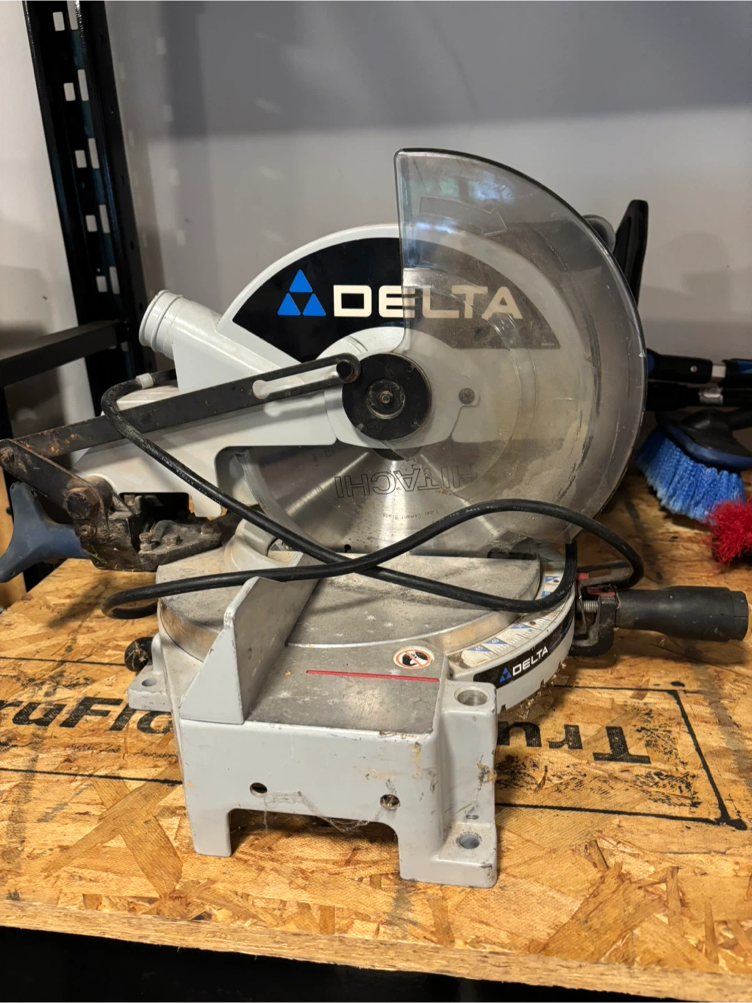 DELTA Miter Saw