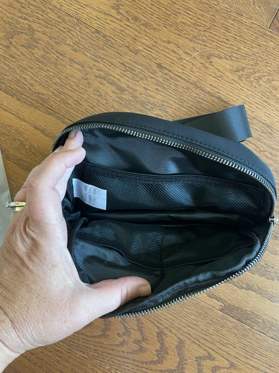 Brand New Halara Black Belt Bag - photo 4