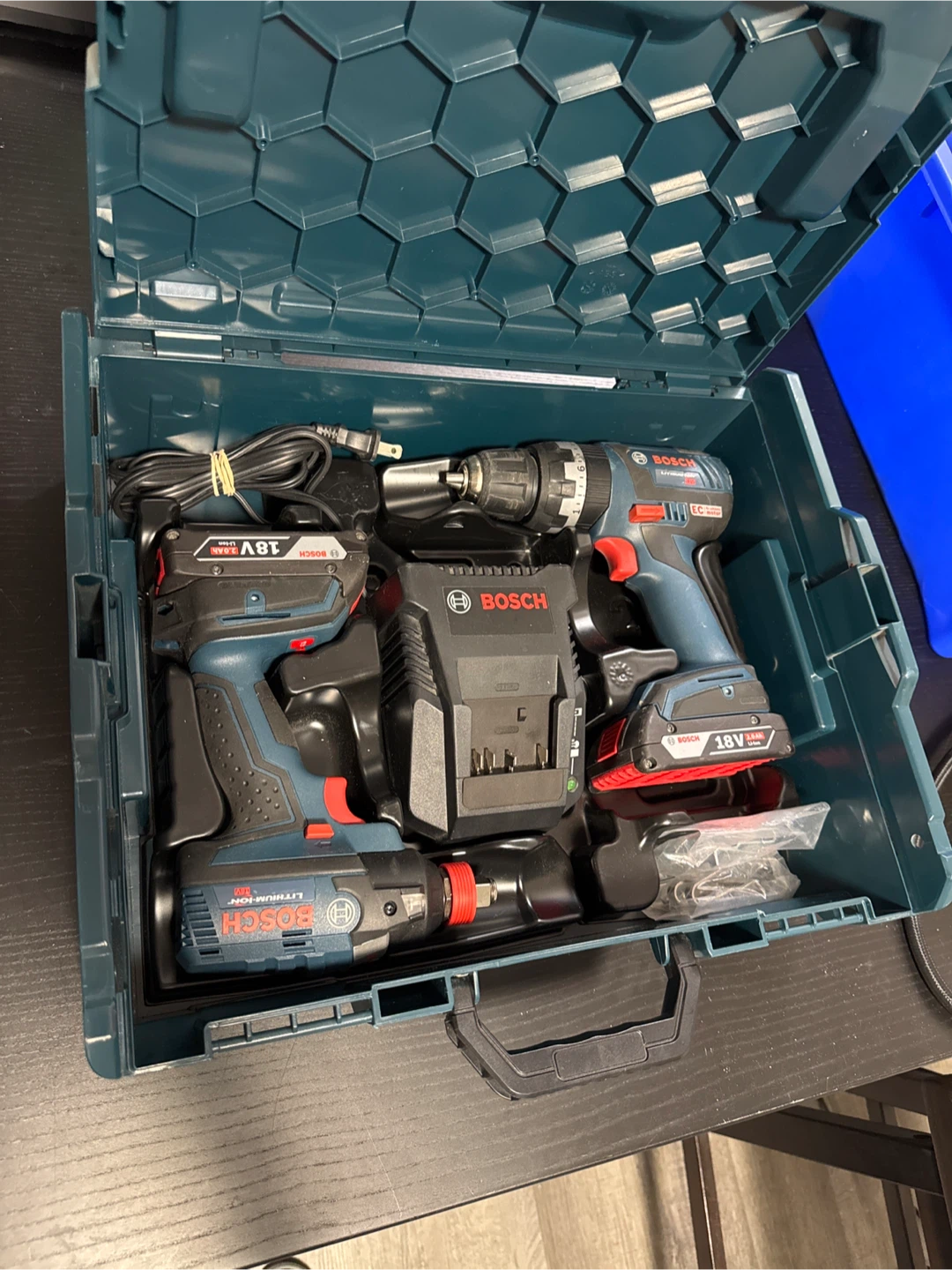 Bosch 18V Cordless Drill and Impact Driver Combo Kit