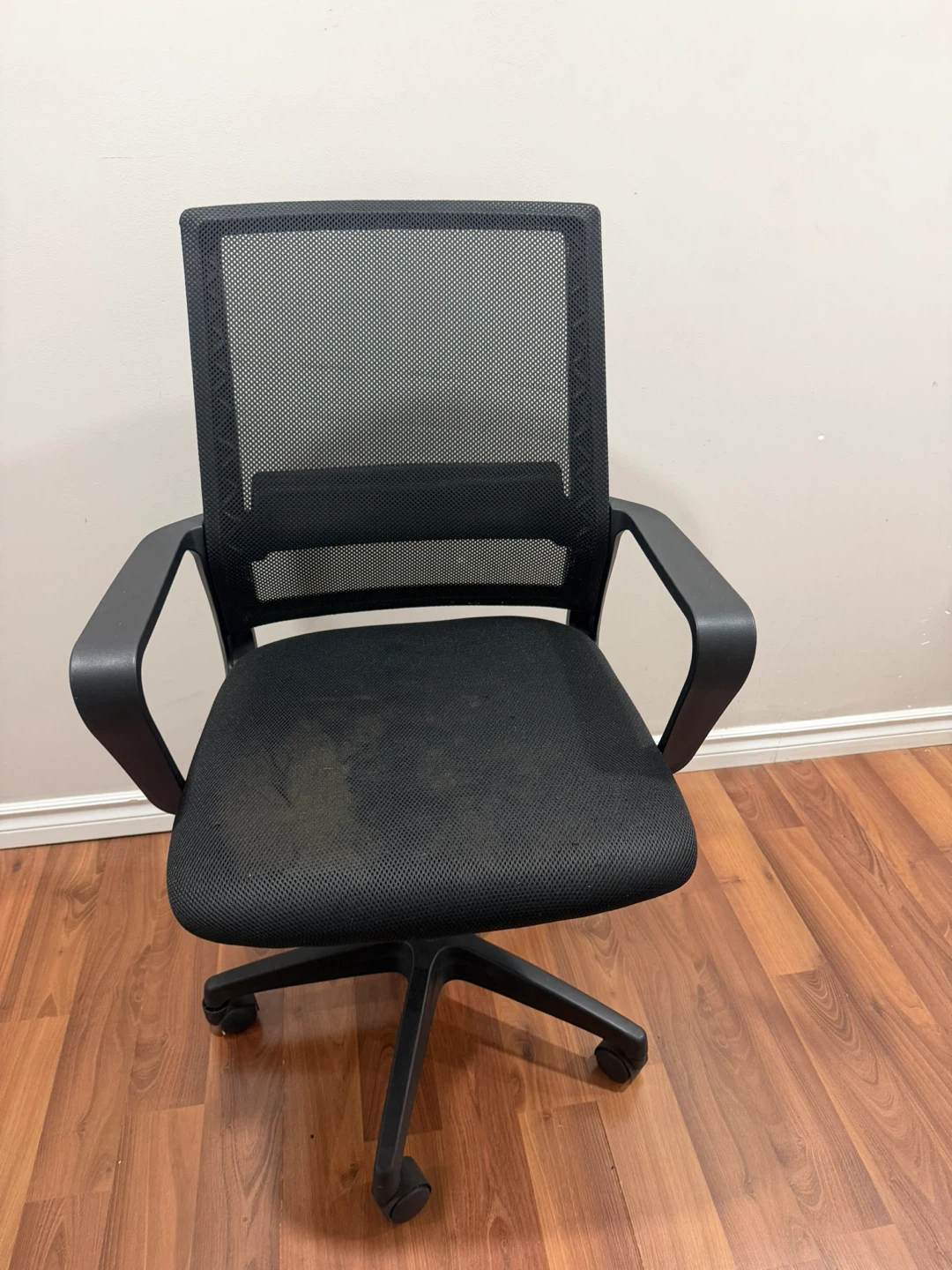 Black Mesh Office Chair - Excellent Condition