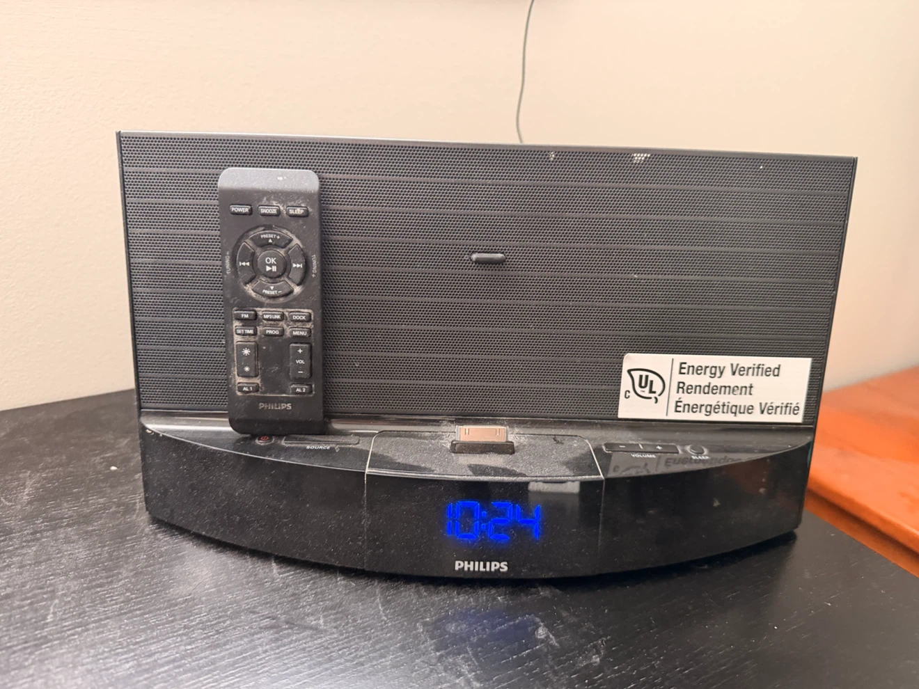 Phillips Radio & Docking Station