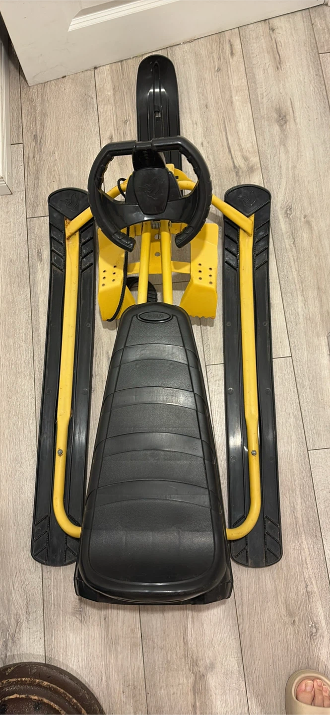 Pelican steering snow sled