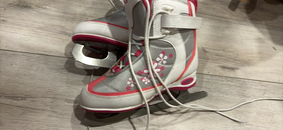 Girls Hespeler Recreational Ice Skates