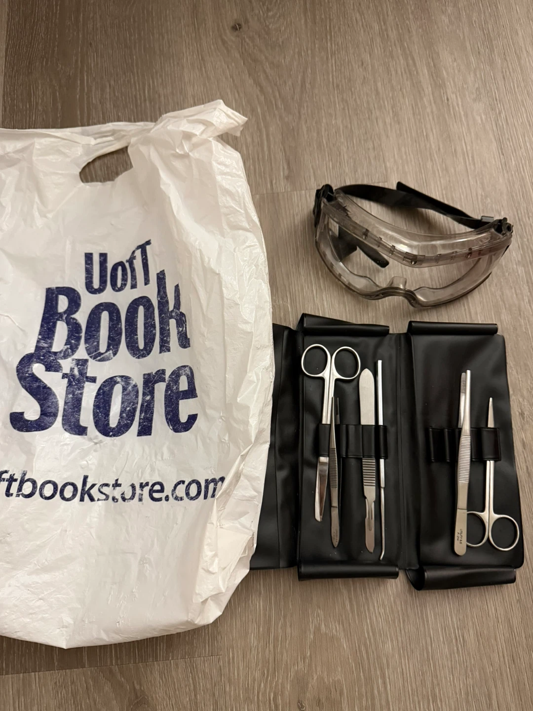 UofT Biology Dissection Kit with Safety Goggles
