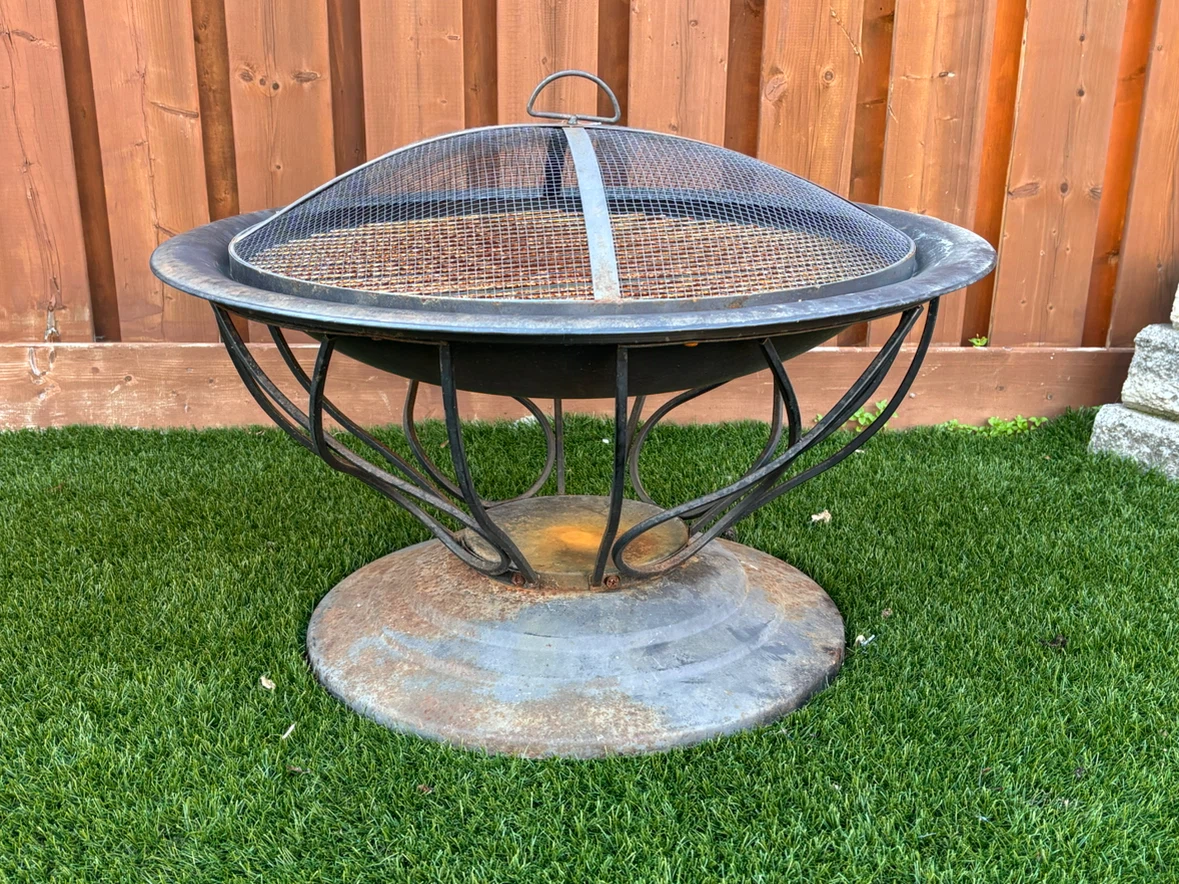 Four Living Savona Round Wood Burning Fire Bowl/Pit.