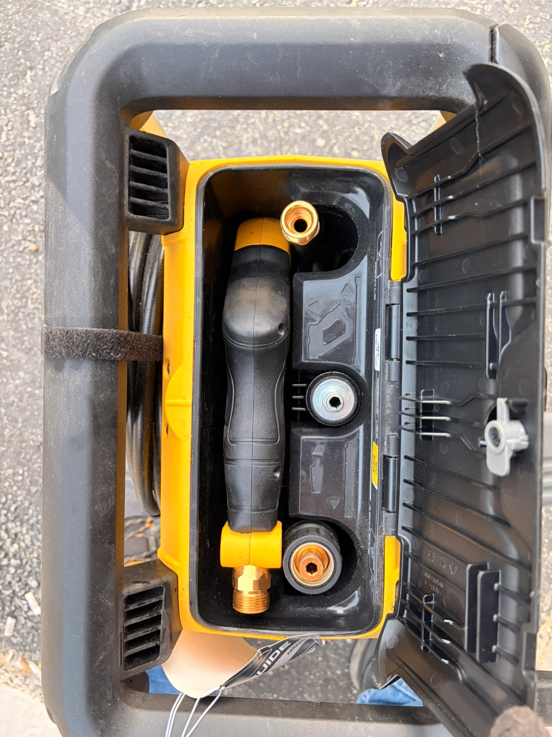 DEWALT 2100 PSI 1.2 GPM Electric Pressure Washer - photo 4