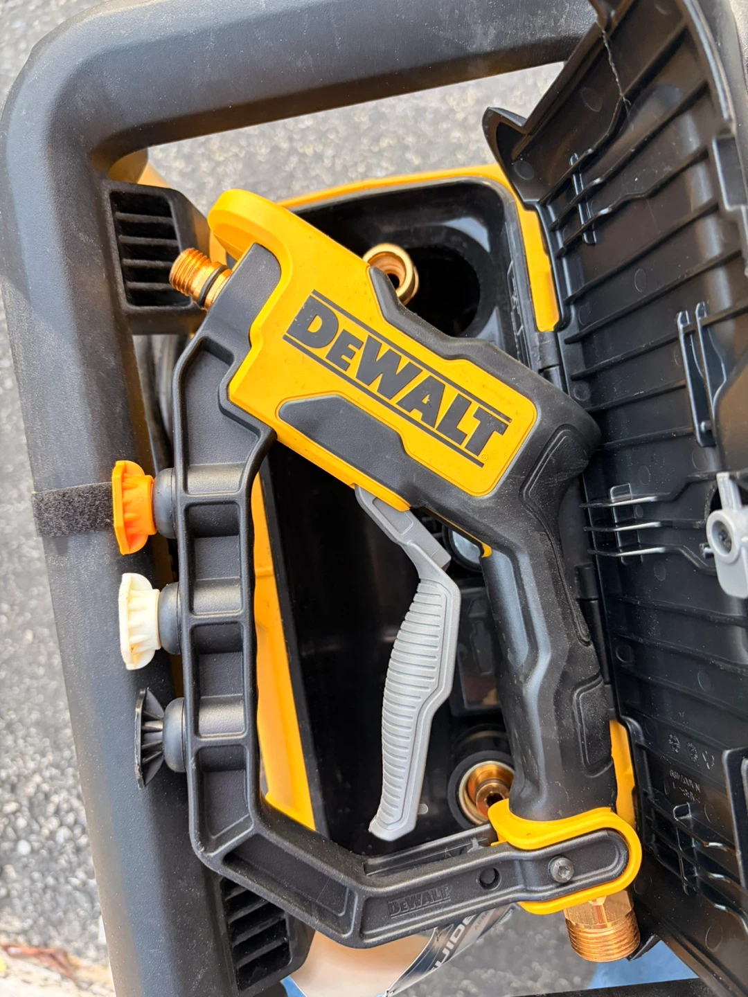 DEWALT 2100 PSI 1.2 GPM Electric Pressure Washer - photo 5