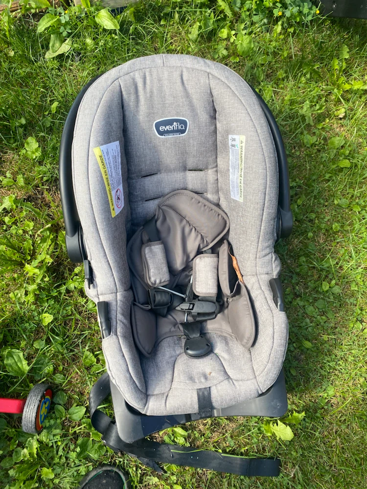 Evenflo Infant Car Seat - photo 2