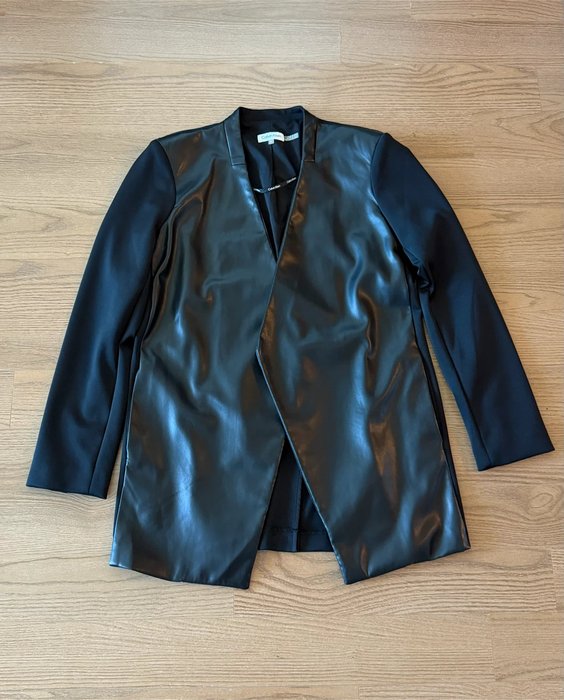 Calvin Klein Black Blazer – Excellent Condition - photo 4