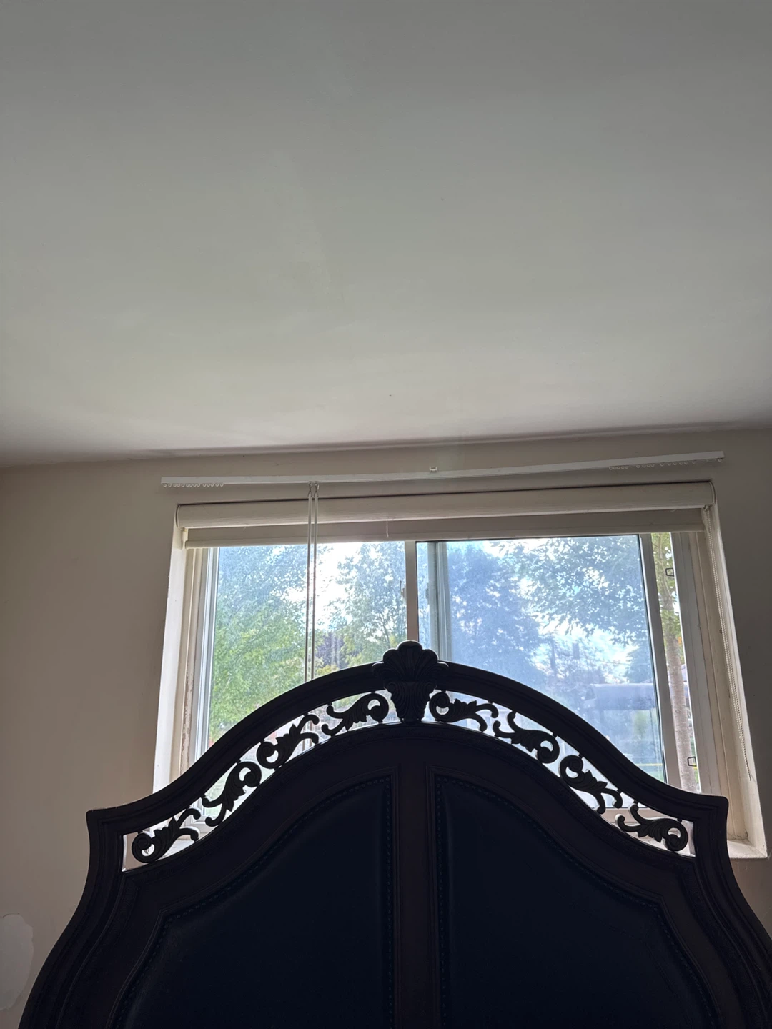 Queen bedroom set for sale - photo 2