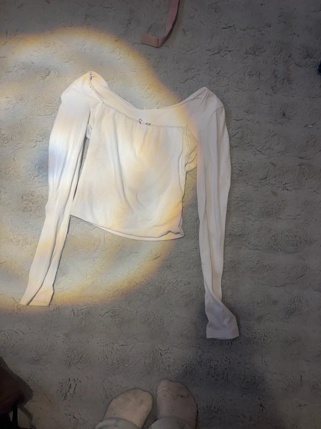 Ardene white long sleeve top with rose detail