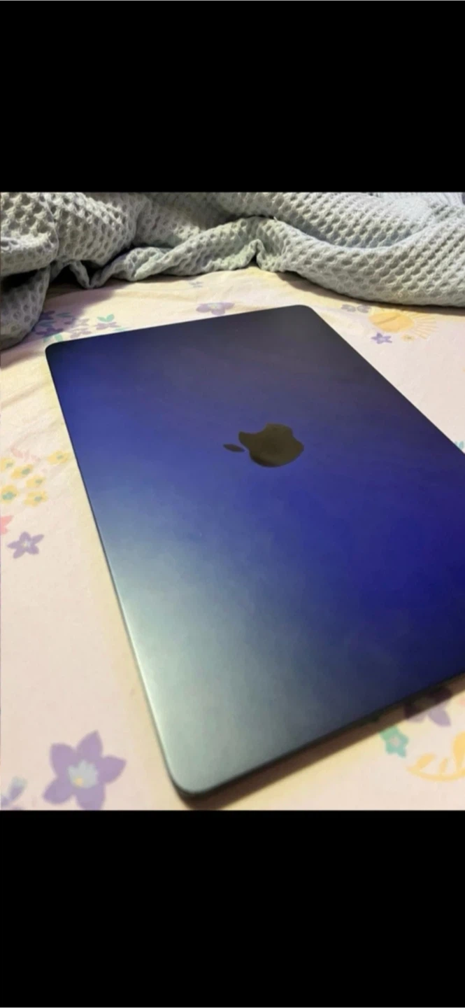 Apple MacBook Air M2 (Midnight) – good Condition