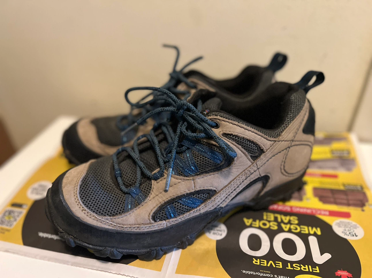 Patagonia hiking shoes-size 7.5 - photo 2