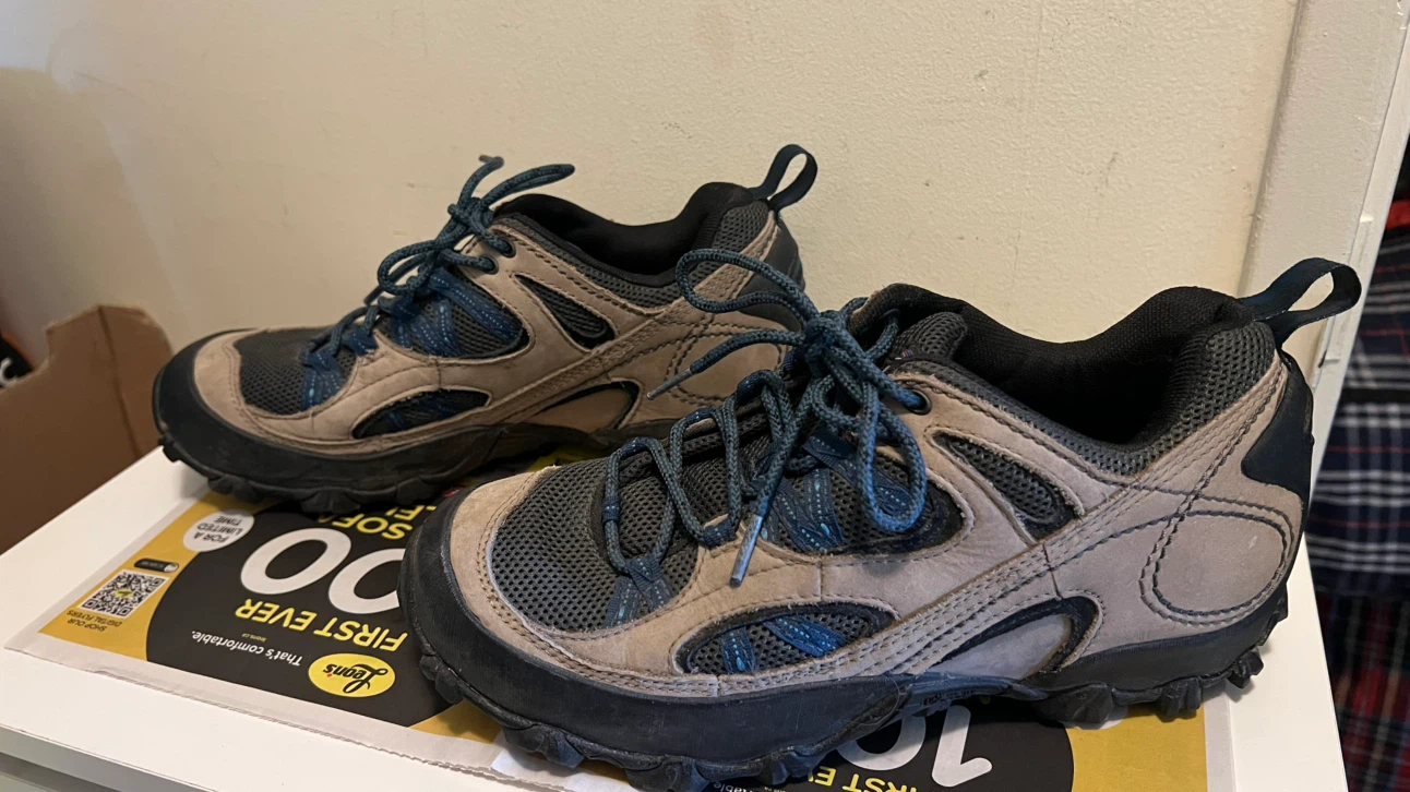 Patagonia hiking shoes-size 7.5 - photo 3