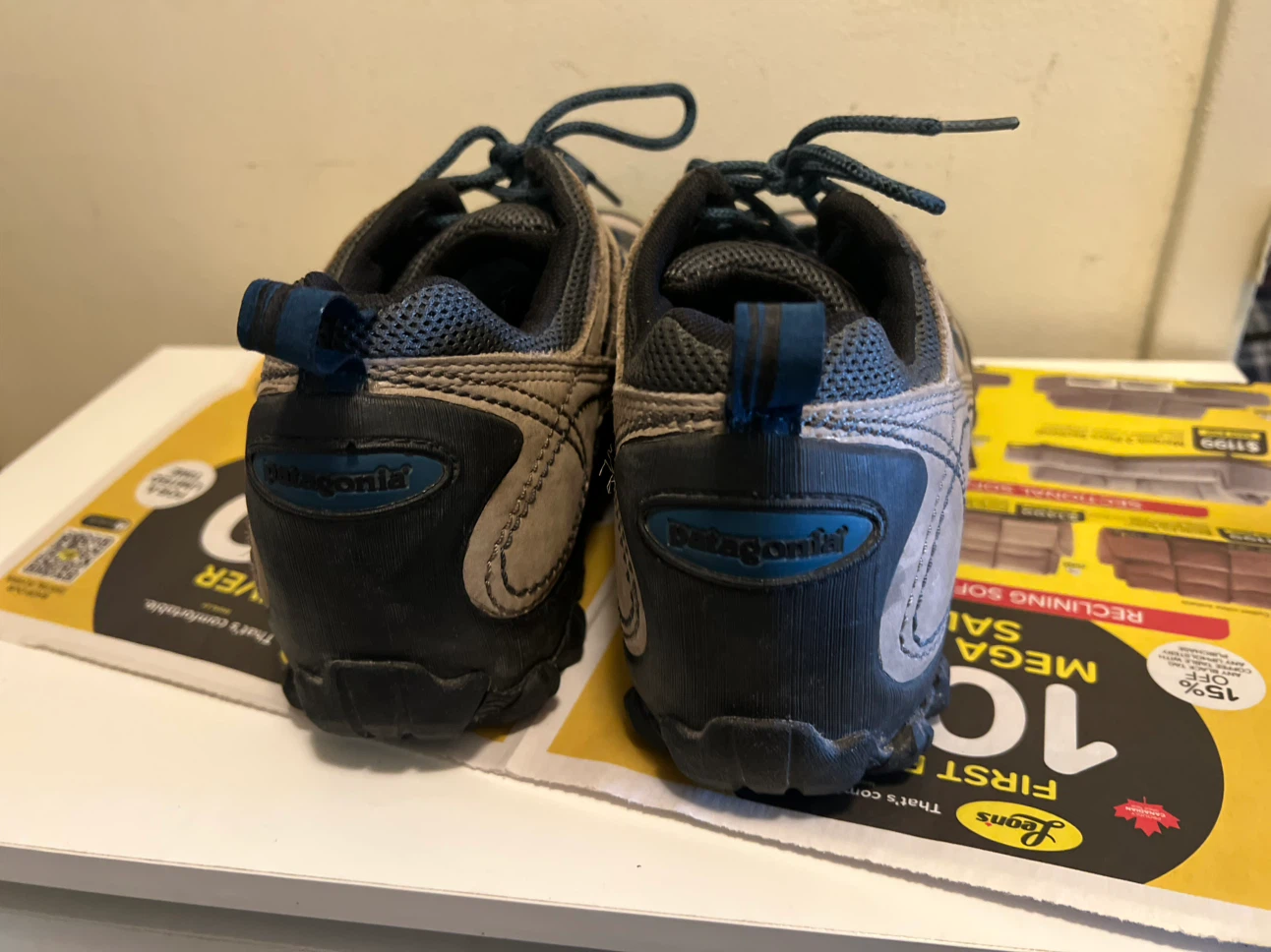 Patagonia hiking shoes-size 7.5 - photo 5