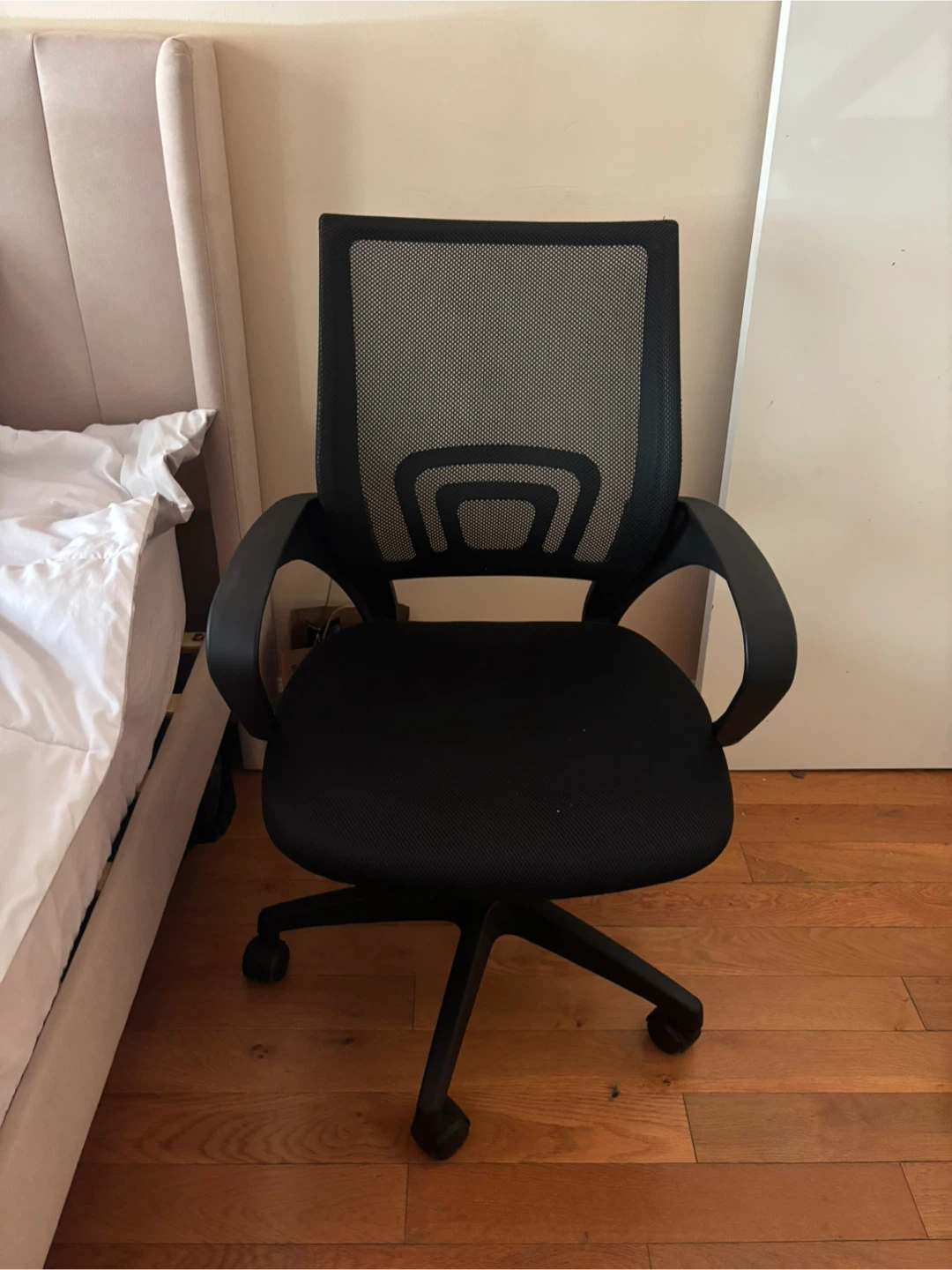 Black Mesh Work Chair