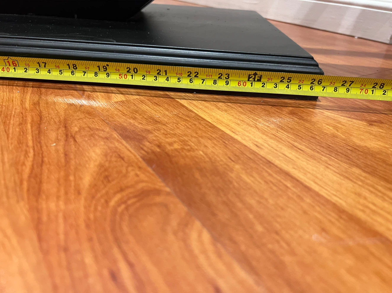 13-Slot Wooden Fan Display Stand - photo 4