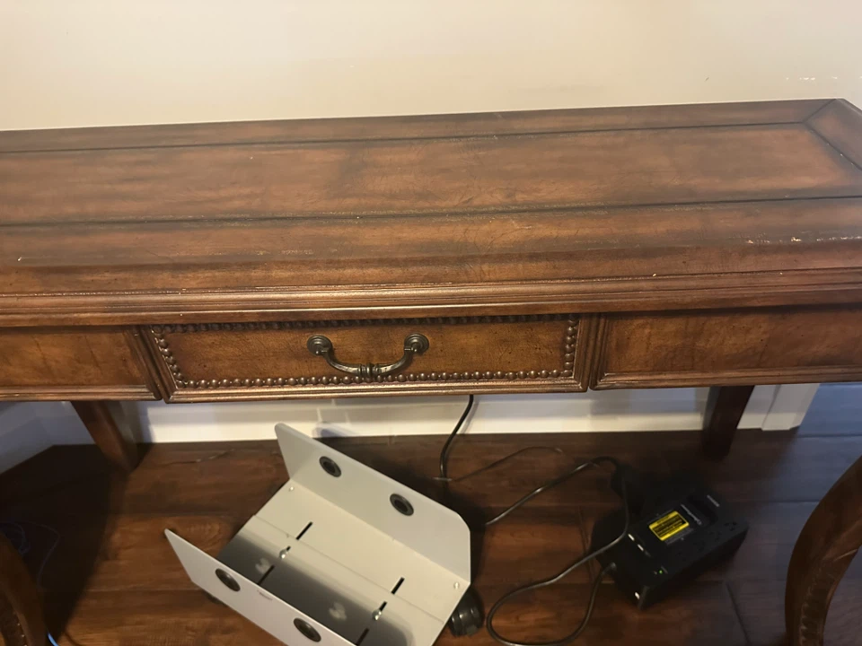 Traditional Wood Console Table