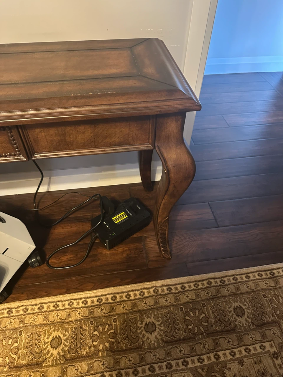 Traditional Wood Console Table - photo 2