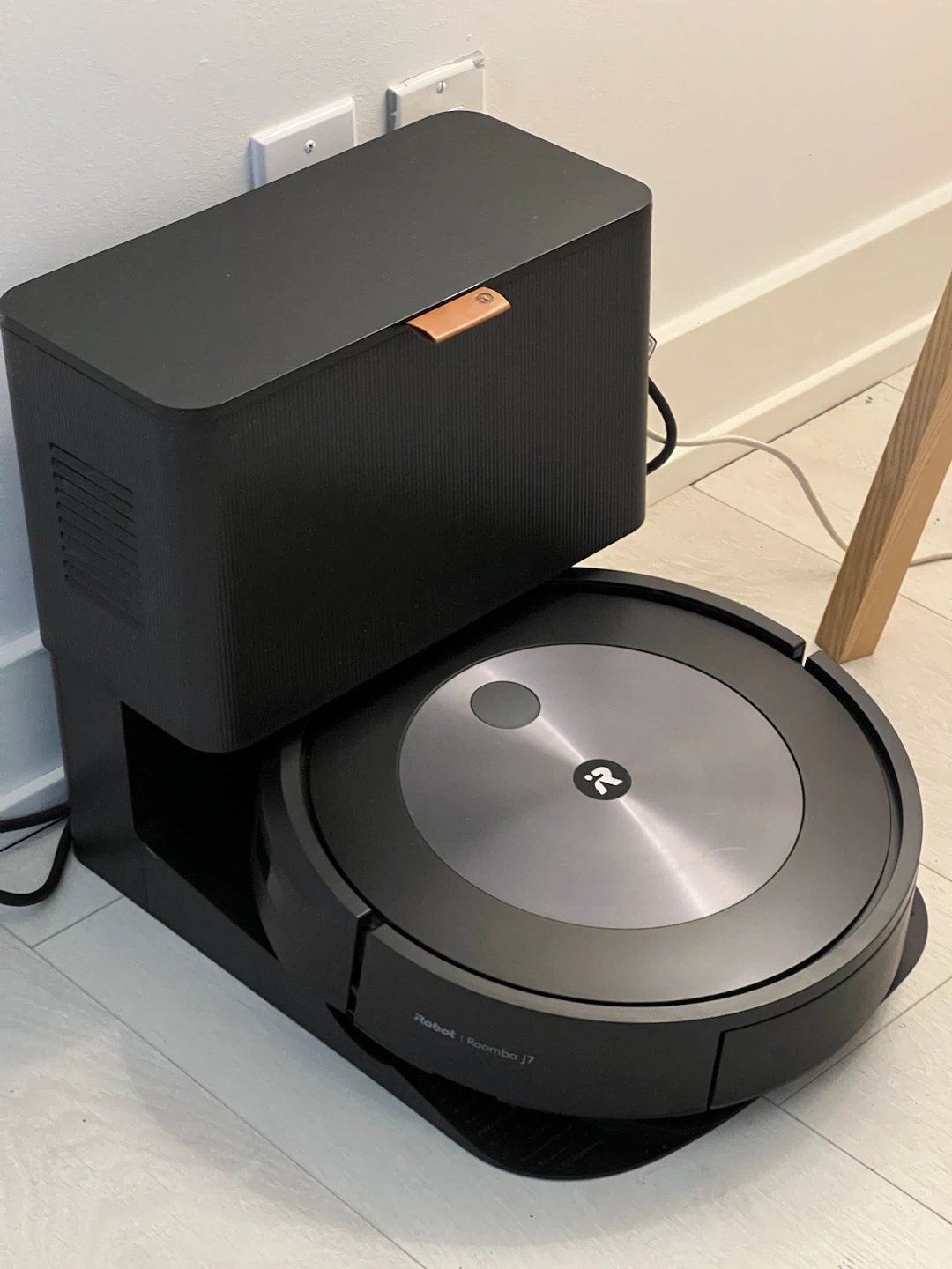 iRobot Roomba J7 Robot Vacuum with Cleaning Base