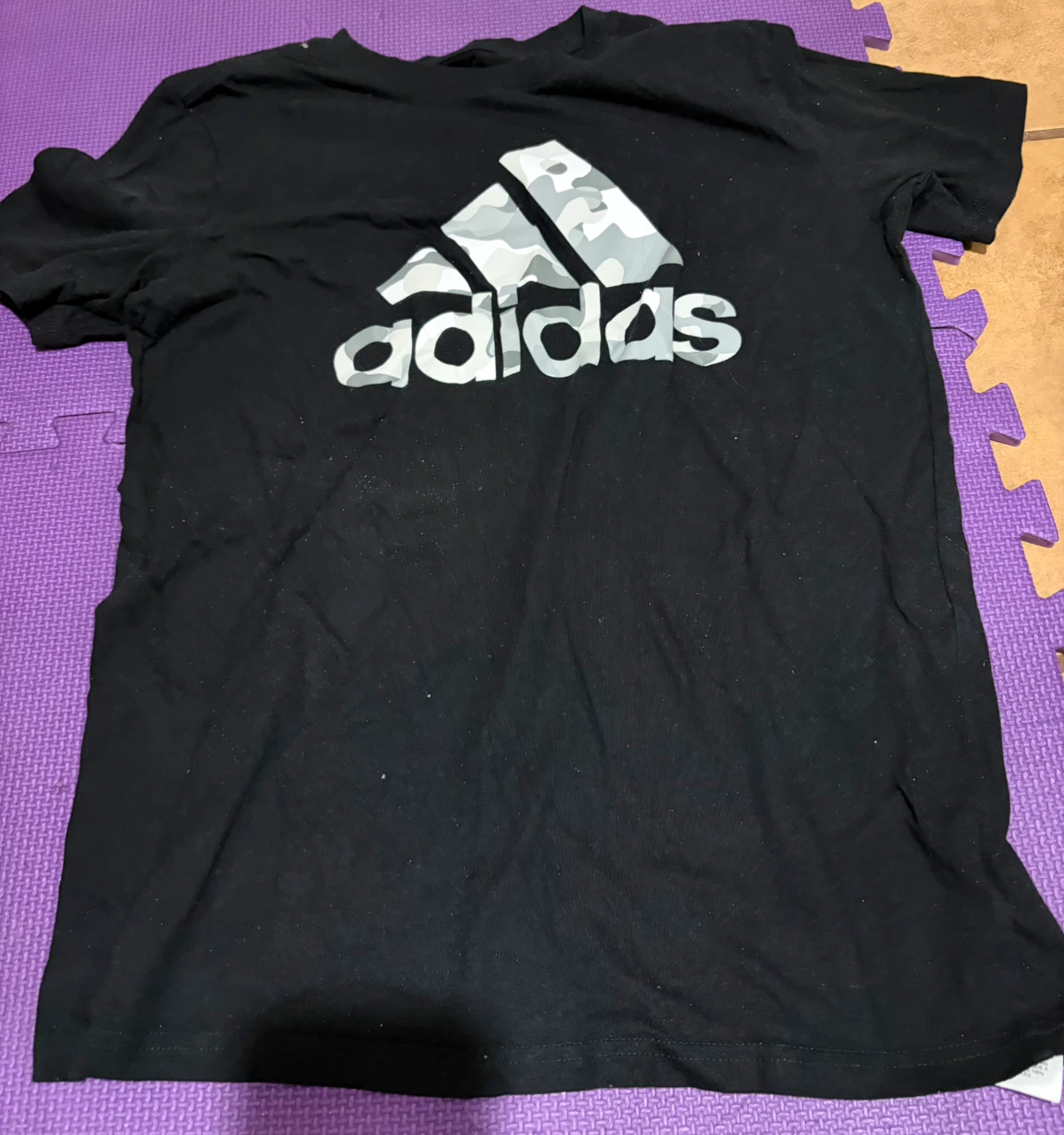 Women’s Adidas T-Shirt ~ Size XL