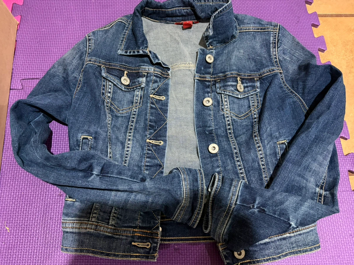 Guess Denim Jacket ~ Size Sma
