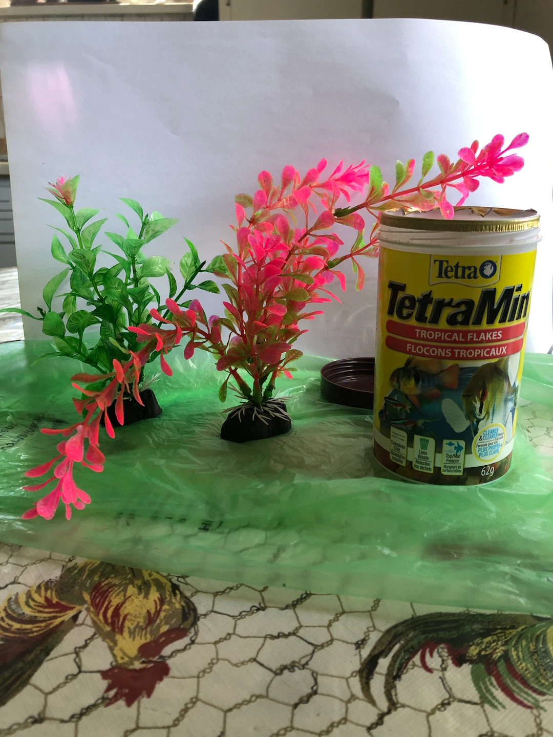 TetraMin Tropical Flakes and 2 Aquarium Plants - photo 3