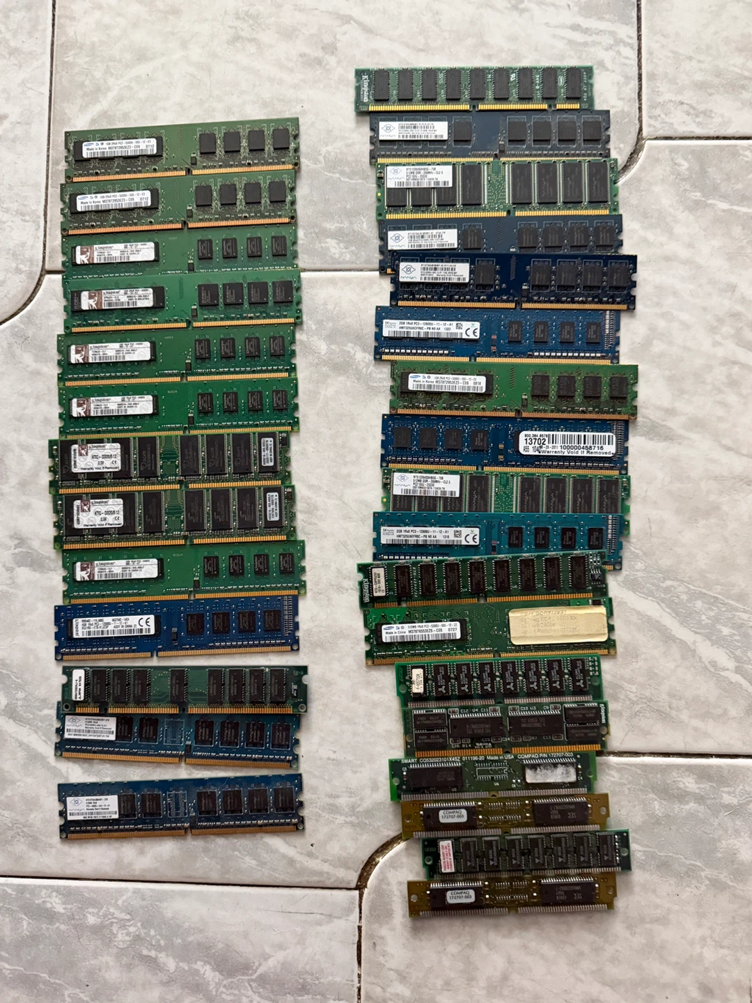 Collection of Assorted RAM Sticks 31 pieces