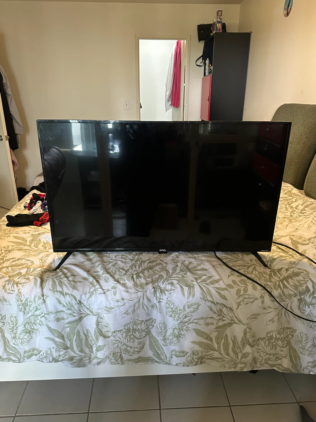 Roku TV 43”