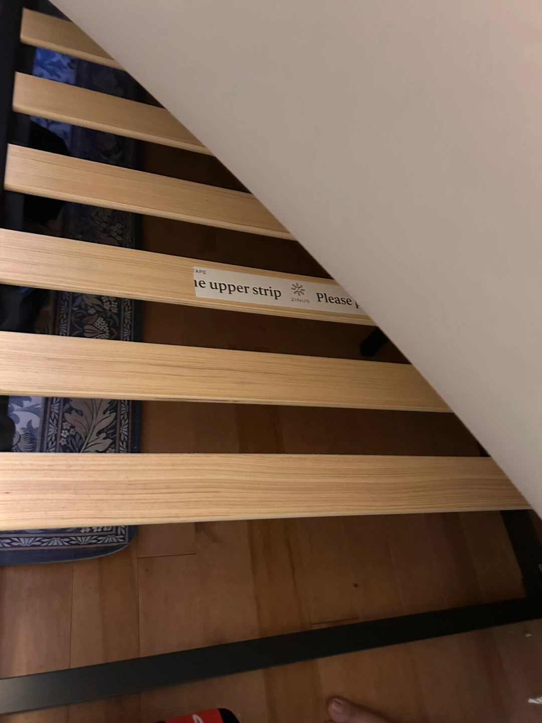 Zinus Double Bed Frame 6in low - photo 2