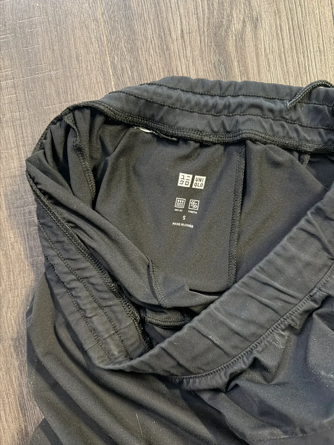 UNIQLO Black Jogger Pants - photo 3