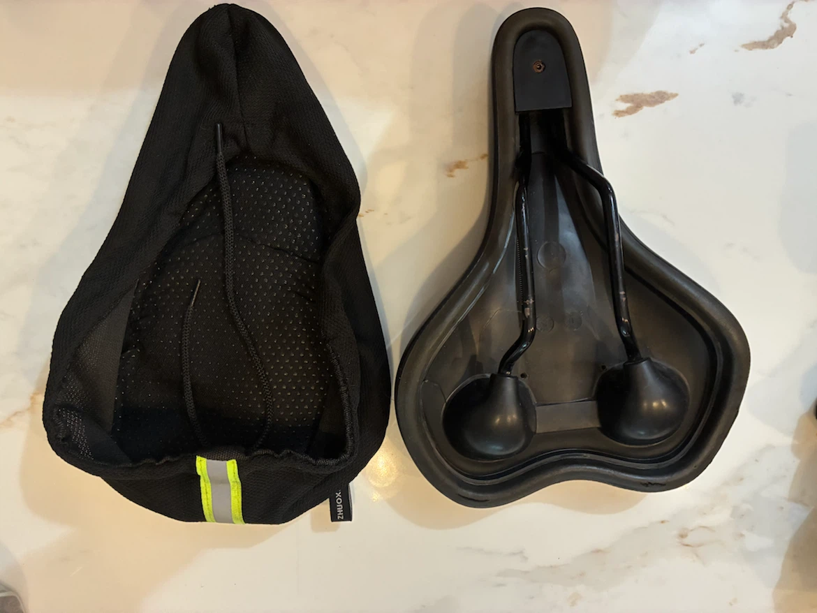 Bicycle seat and cover - photo 2