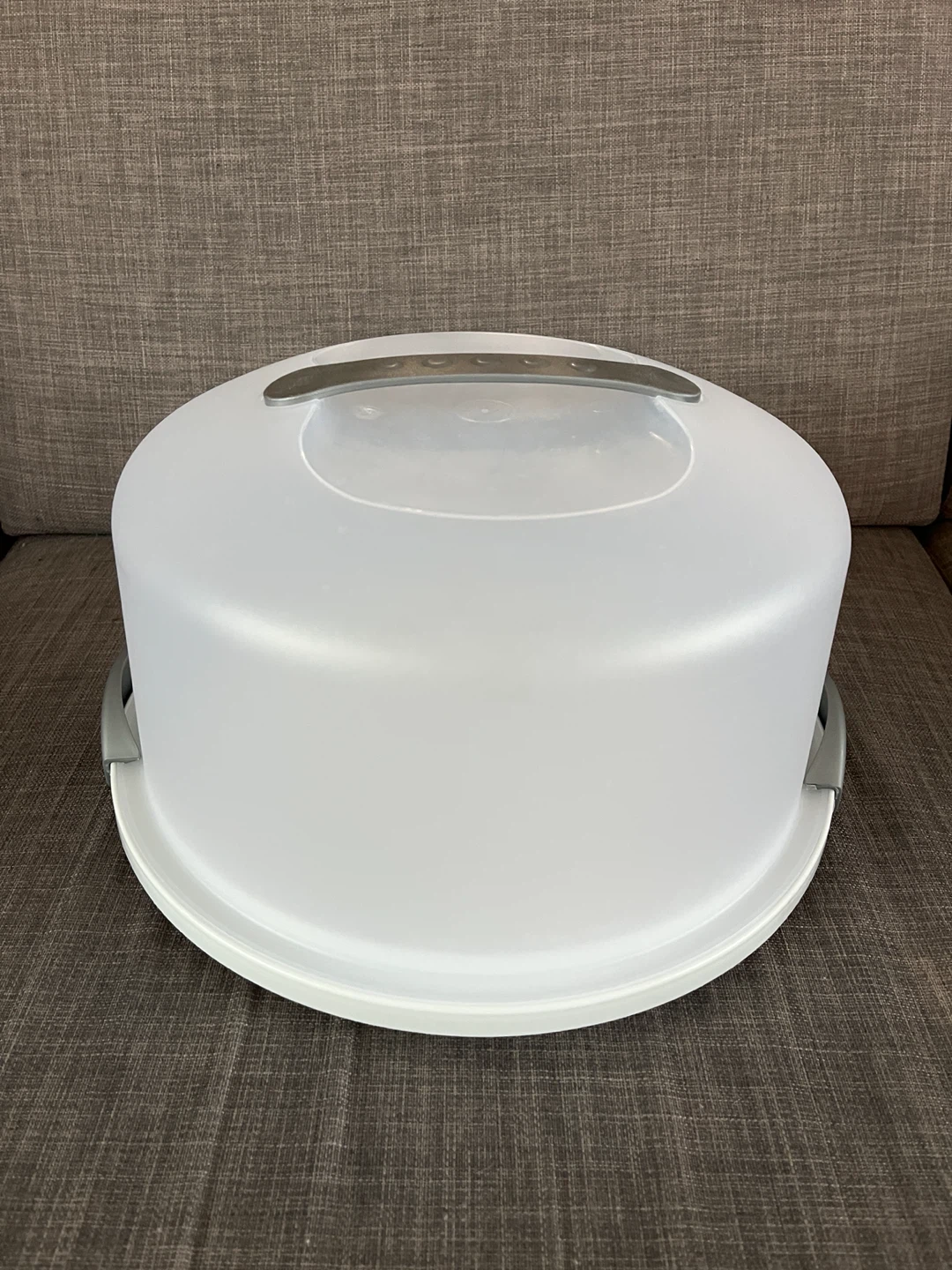 White Round Cake Carrier with Handle