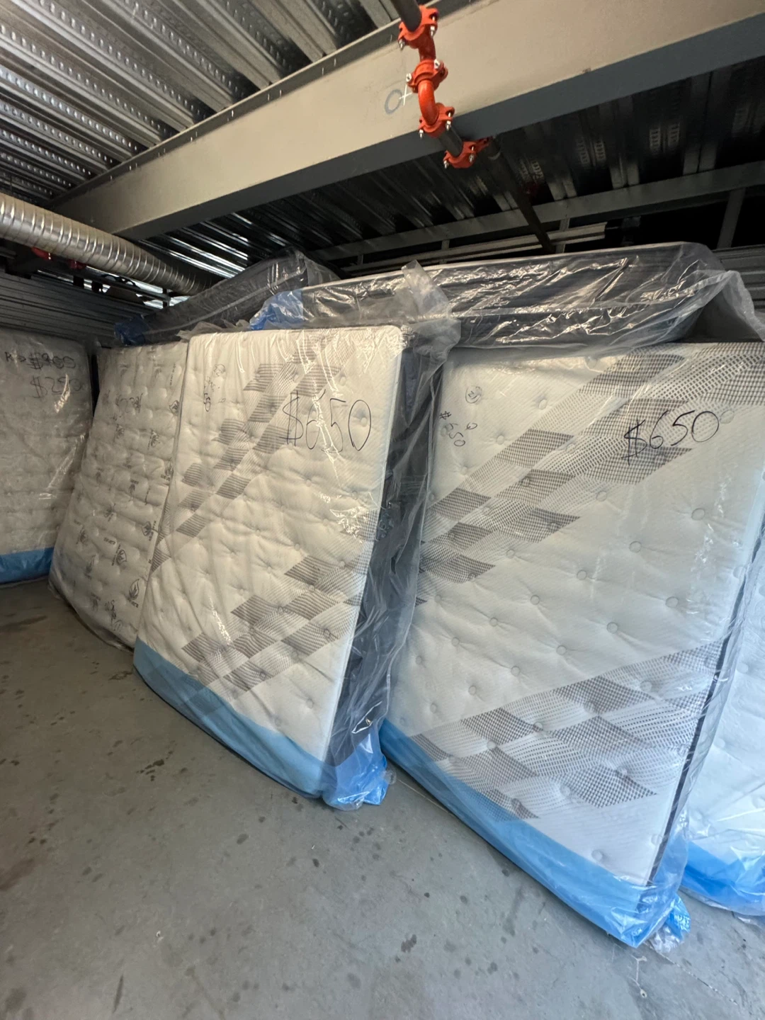 TOP NAME BRAND QUEEN SIZE HYBRID MATTRESSES