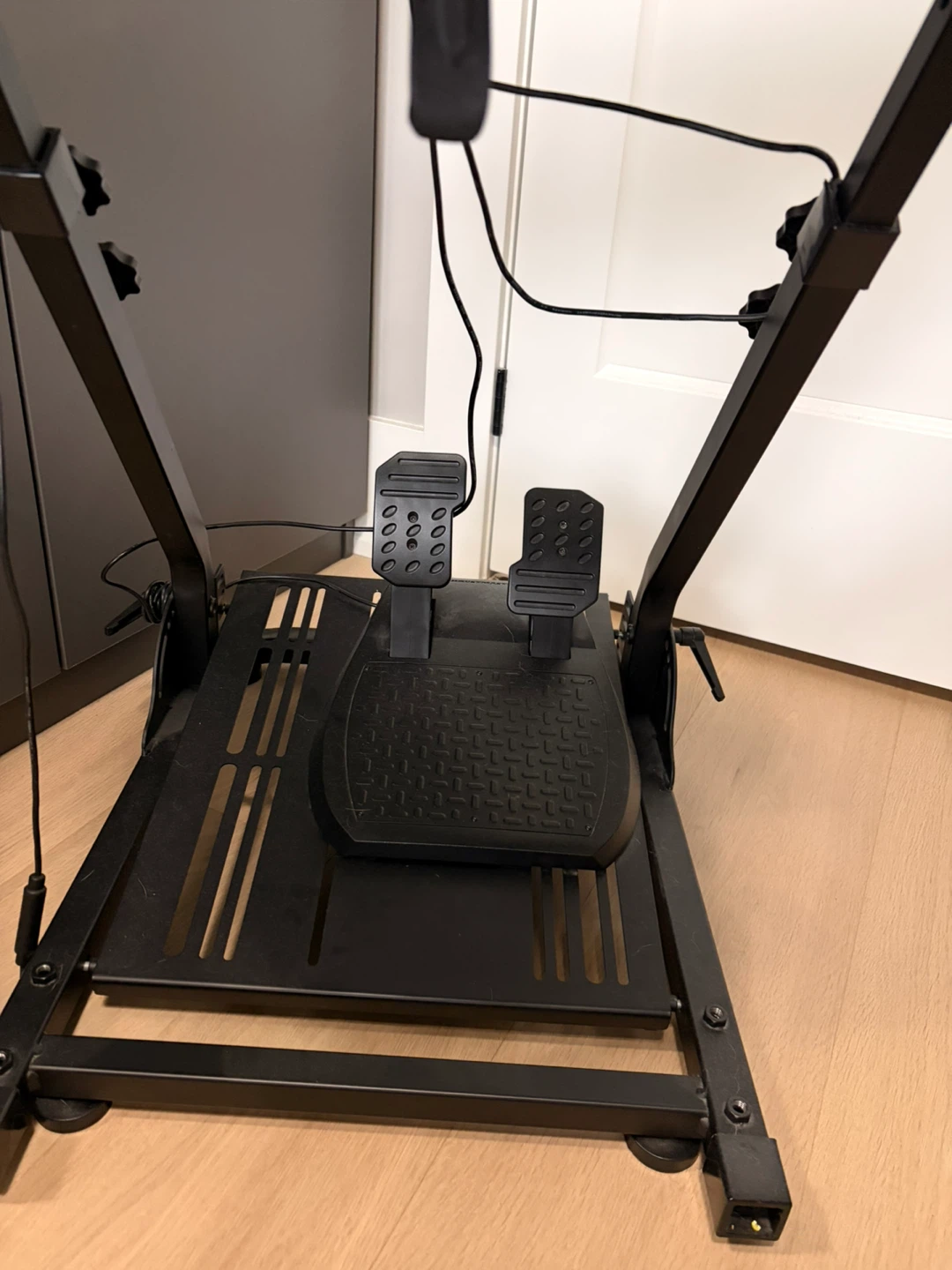 Xbox Thrustmaster Ferrari Racing Wheel with Stand - photo 3