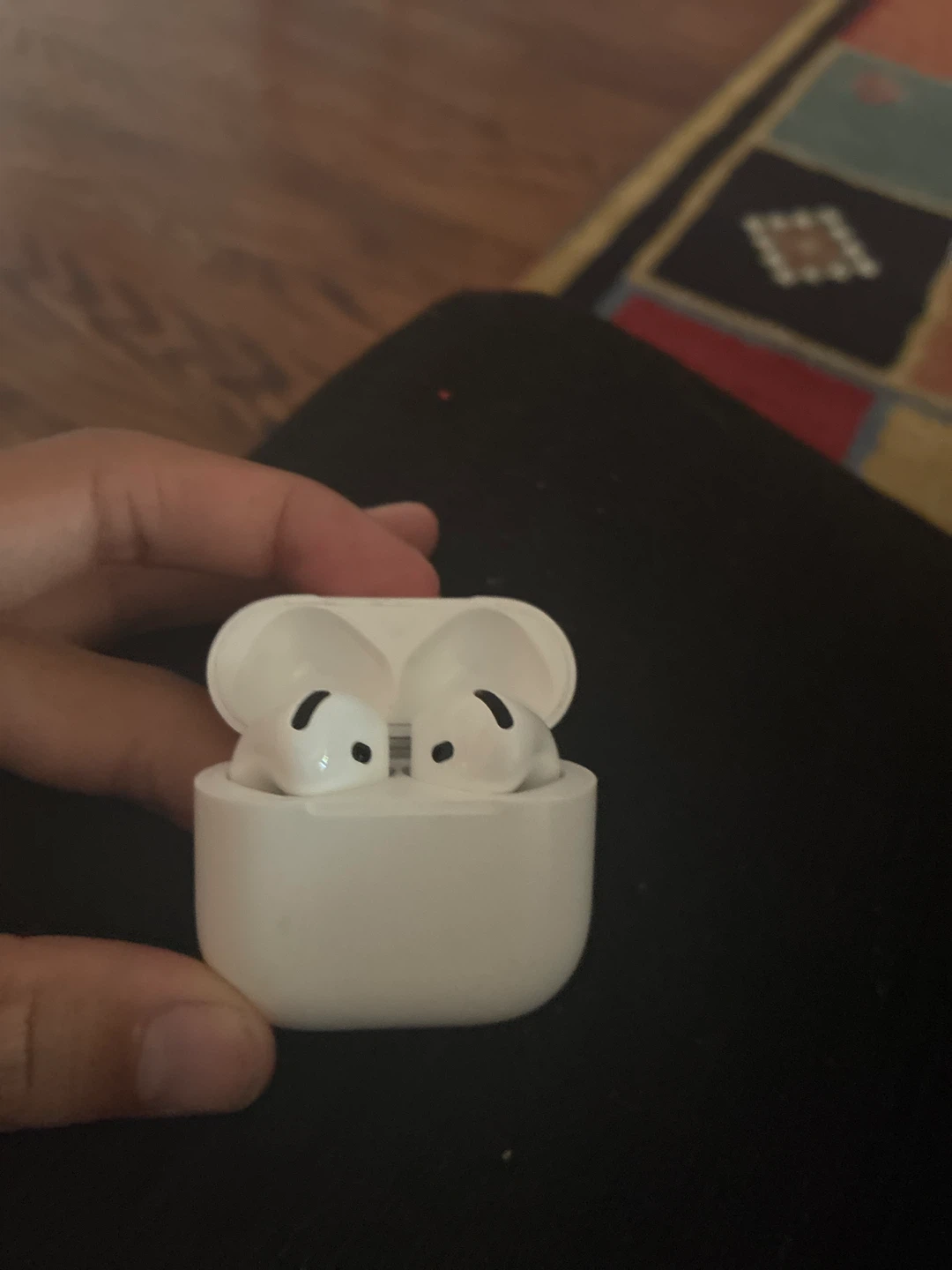 Apple AirPods 4