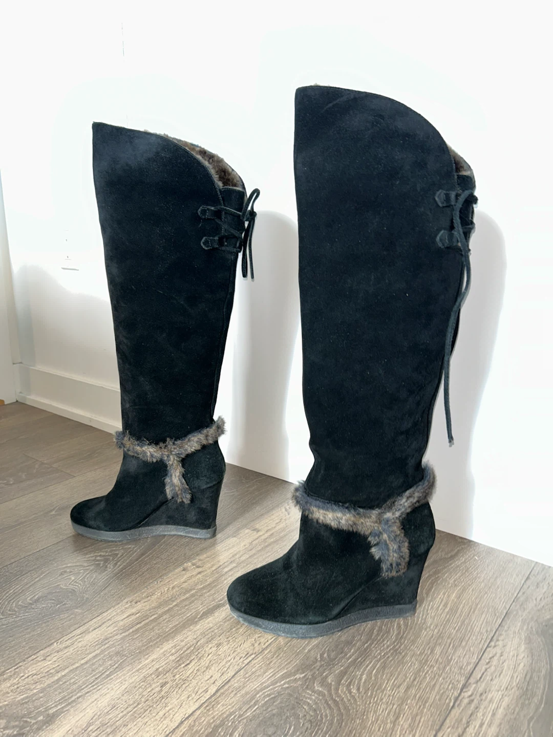 GUESS Black Suede Wedge Boots with Faux Fur Trim - photo 3