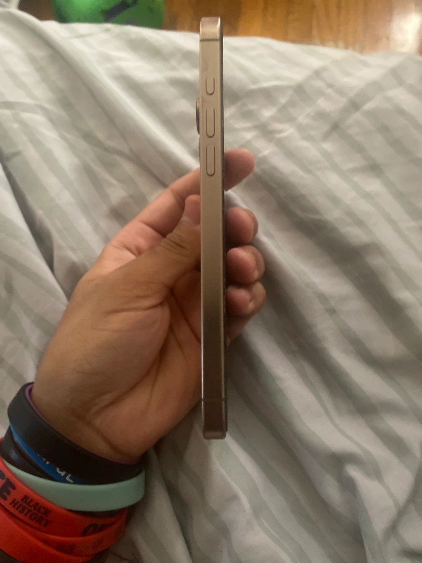 Apple iPhone 13 Pro - photo 2