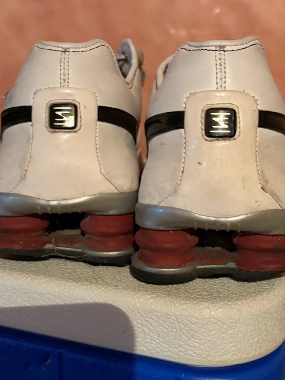 Nike Shox Athletic Shoes size 10.5 US - photo 2