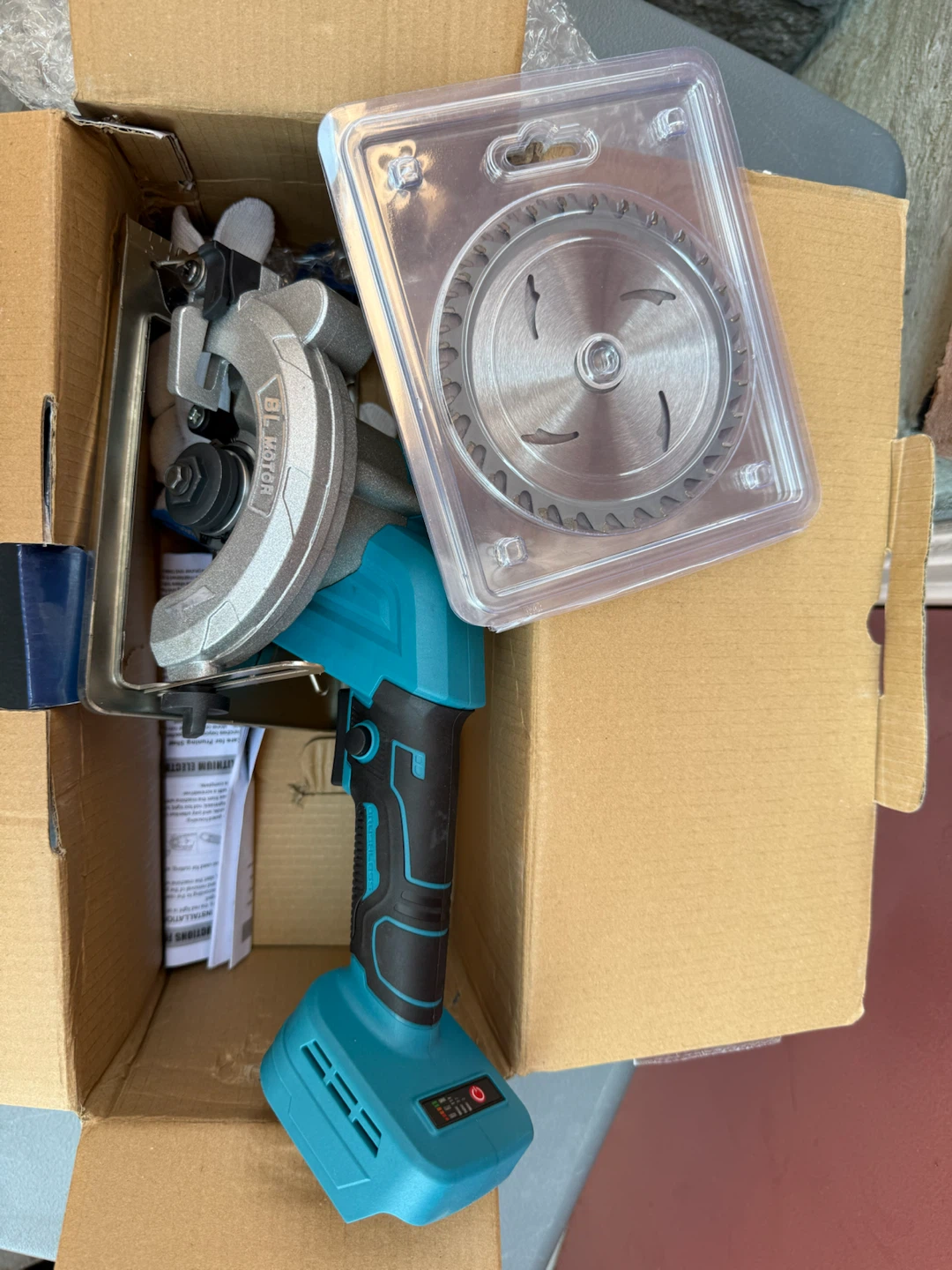Brushless Single Hand Circular Saw - photo 4