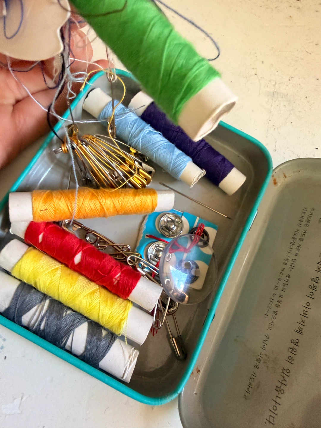 Cute Mini Sewing Kit with Thread and Needles - photo 3