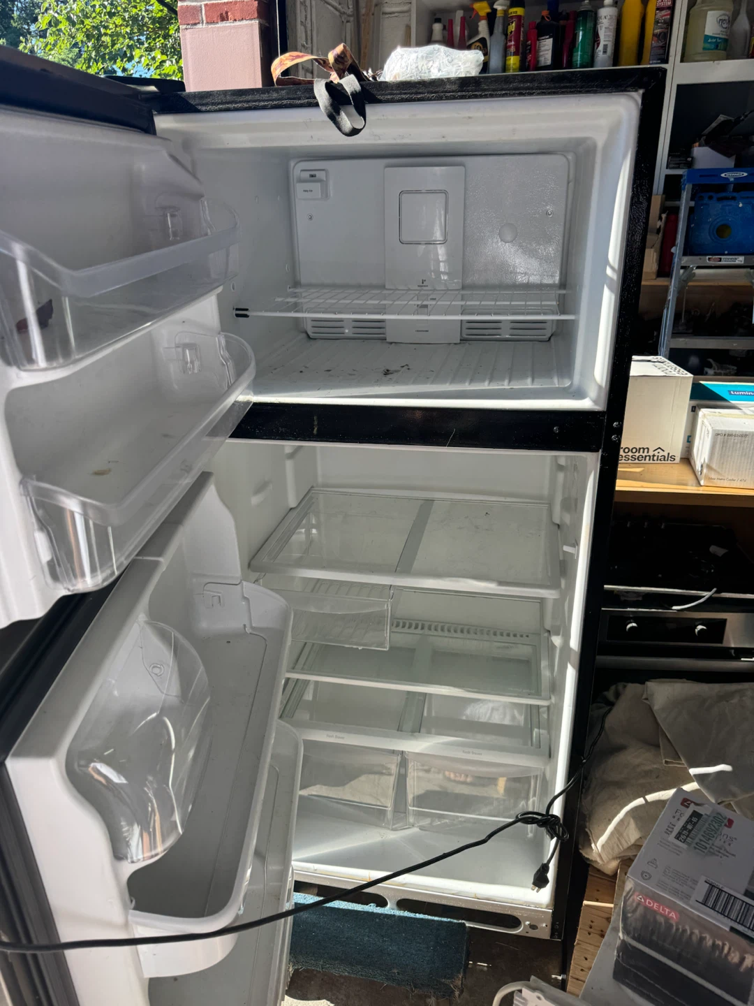 30” Frigidaire Top-Freezer Refrigerator Stainless Steel - photo 2