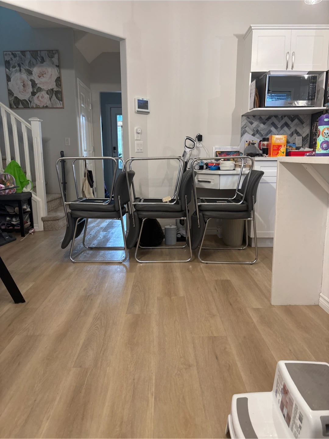 6 Metal Frame Chairs free