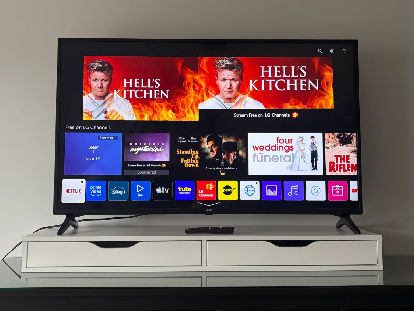 LG smart TV 50” in great condition