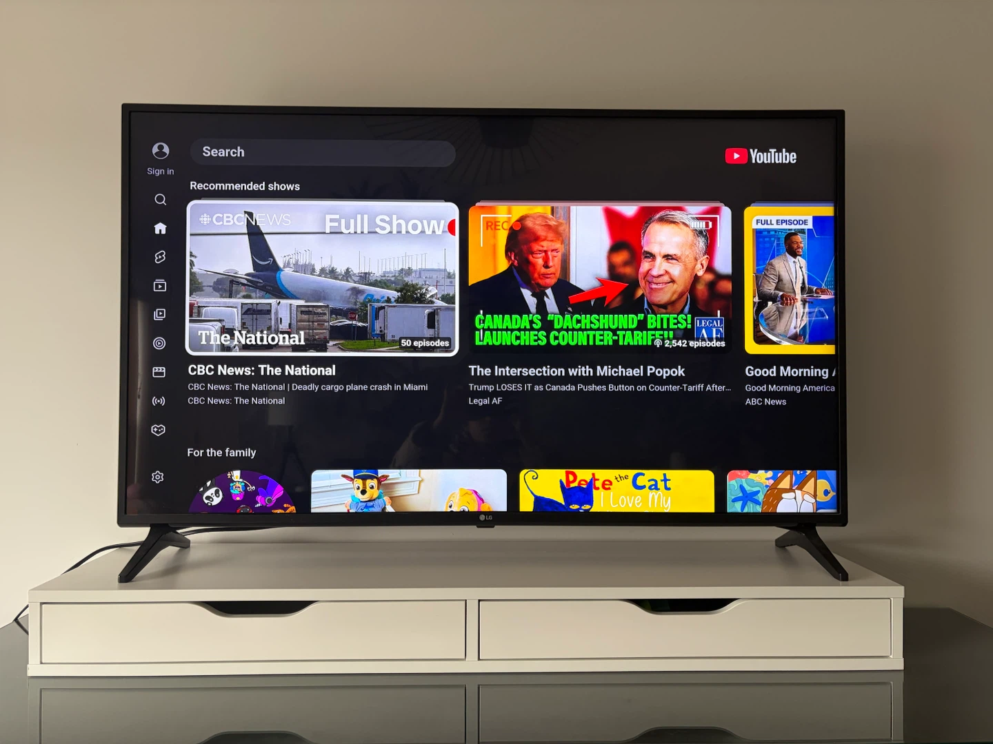 LG smart TV 50” in great condition - photo 2
