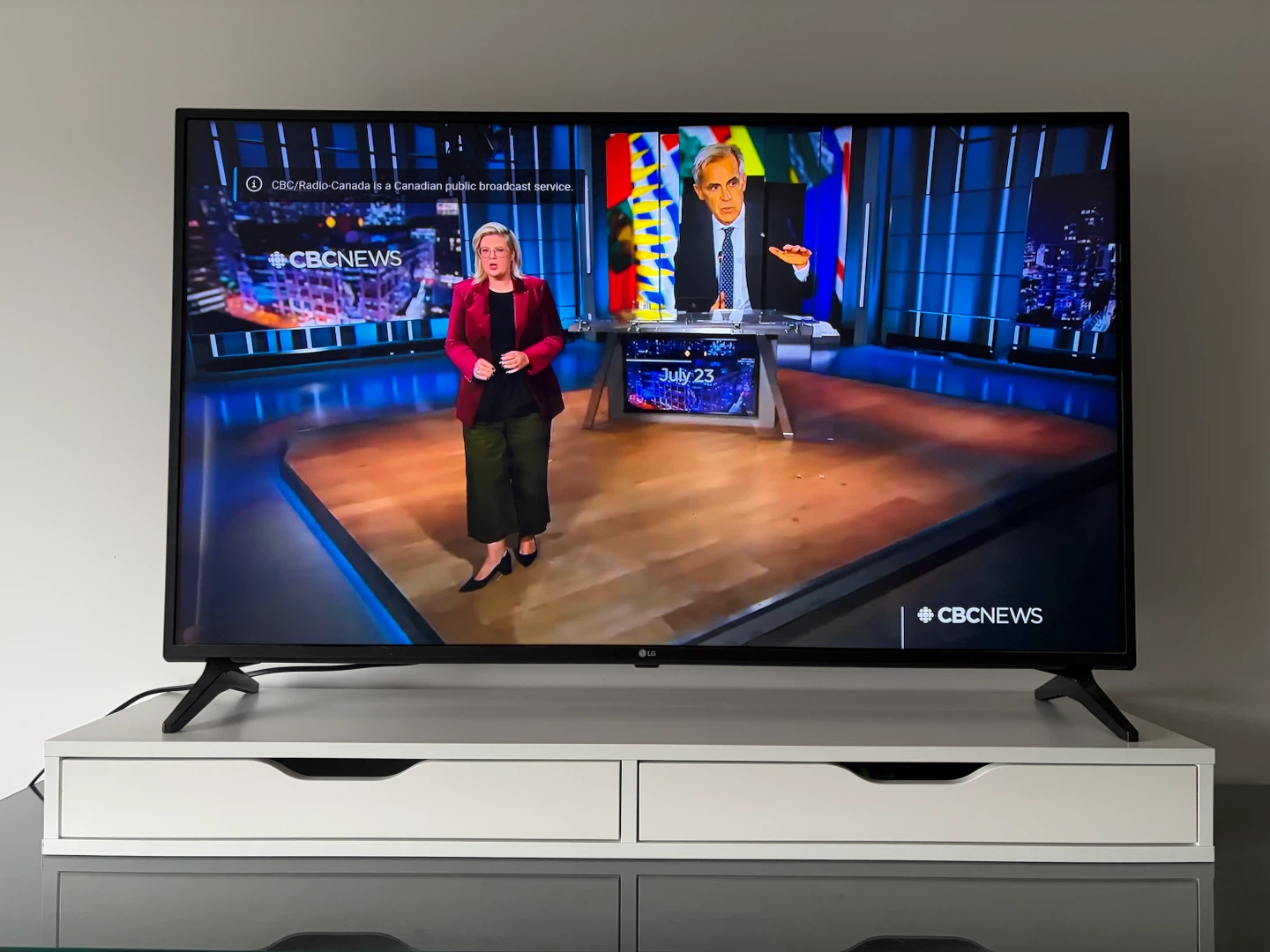 LG smart TV 50” in great condition - photo 4