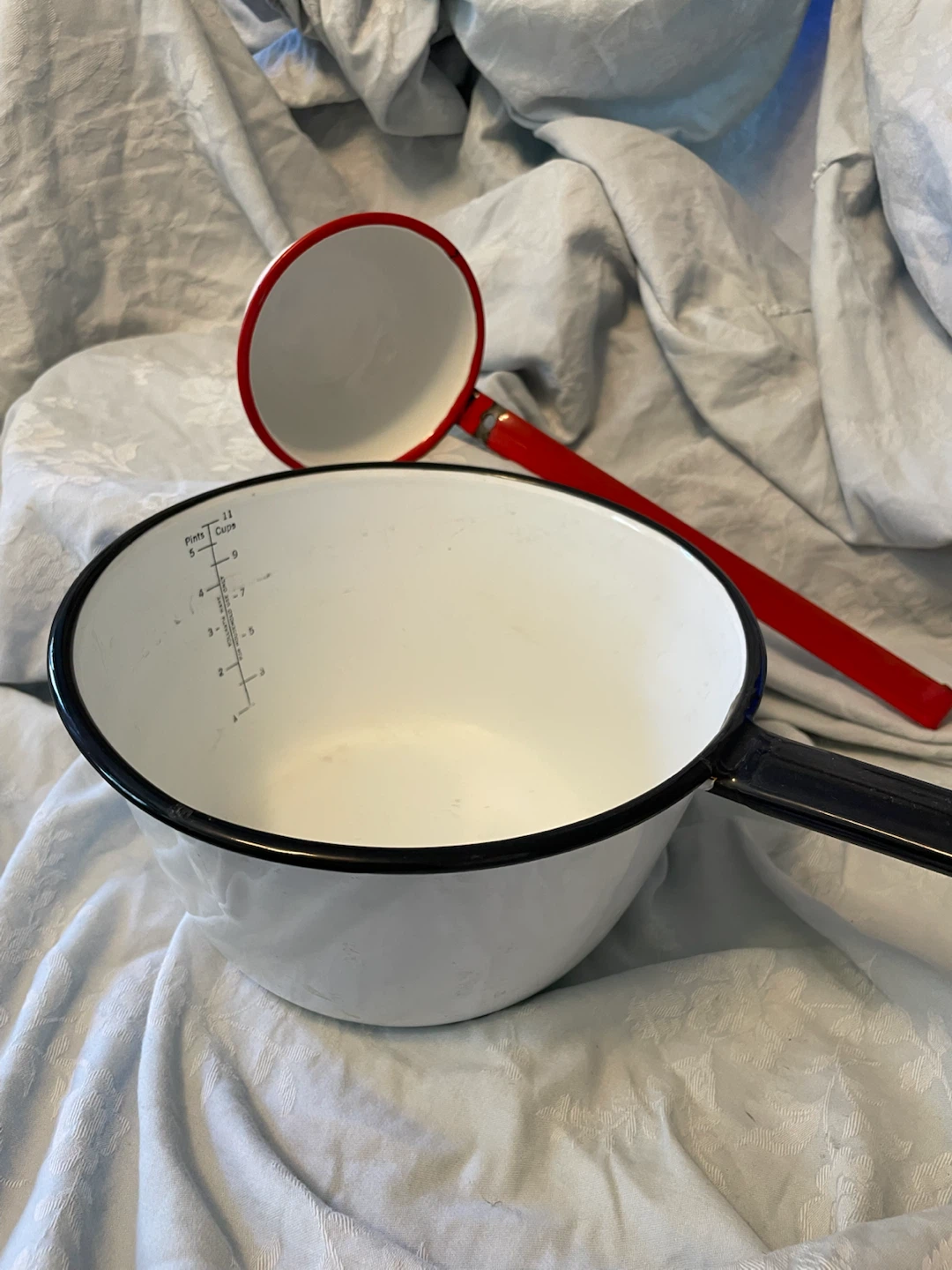 Enamel Measuring Pot and Ladle antique - photo 2