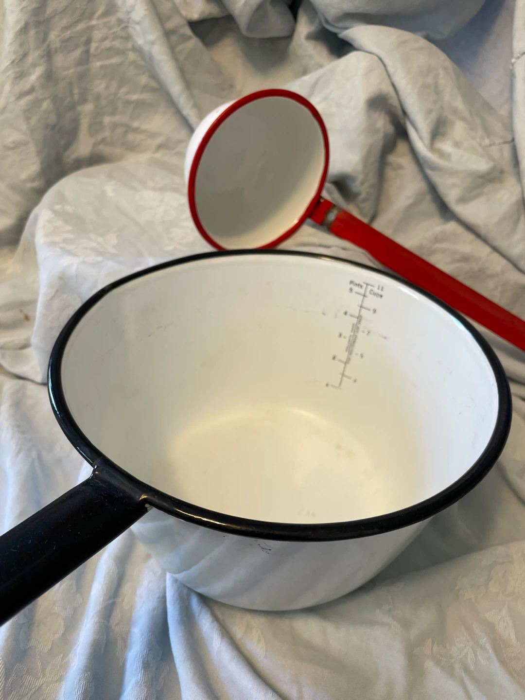 Enamel Measuring Pot and Ladle antique - photo 3