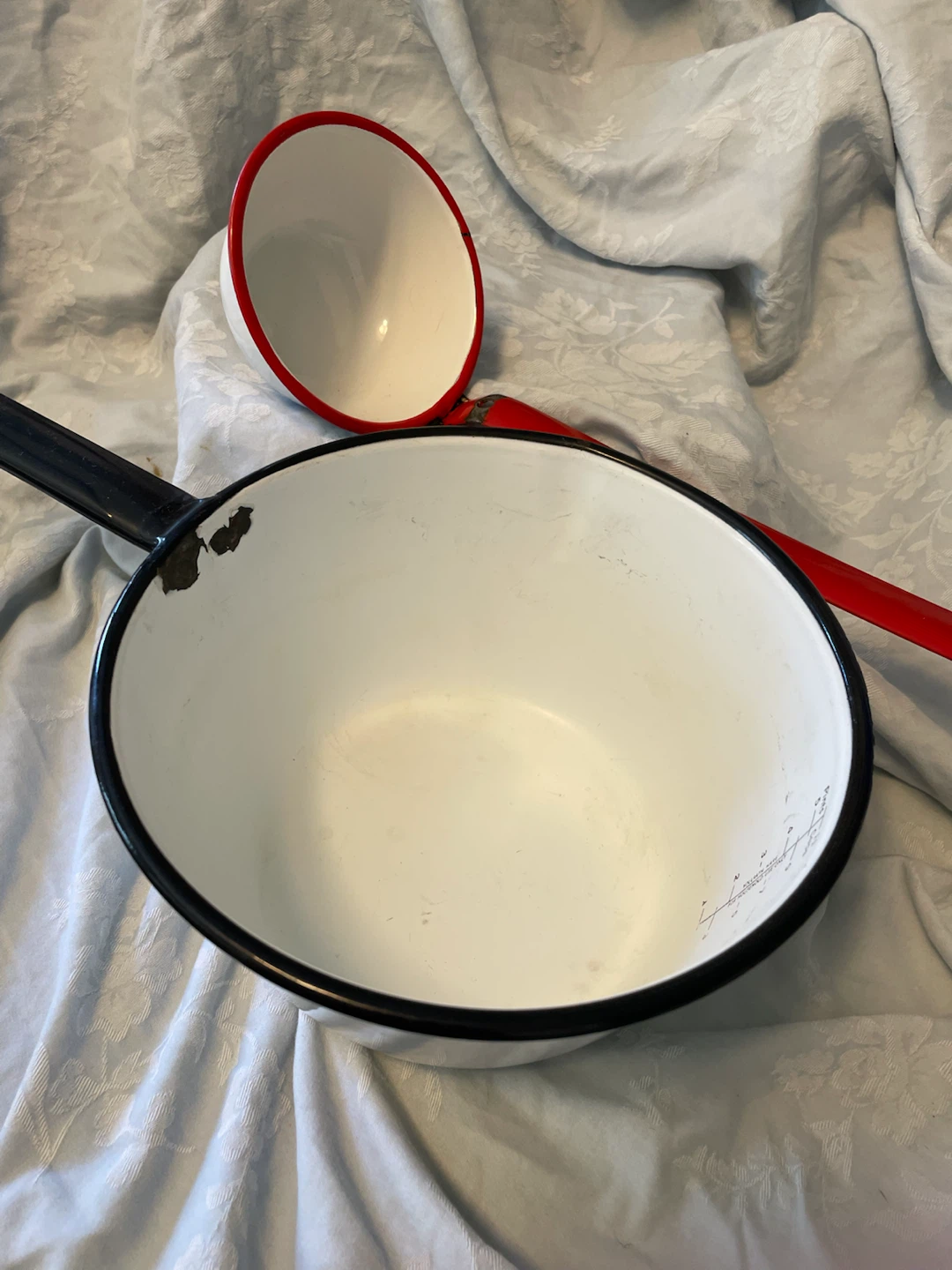 Enamel Measuring Pot and Ladle antique - photo 5